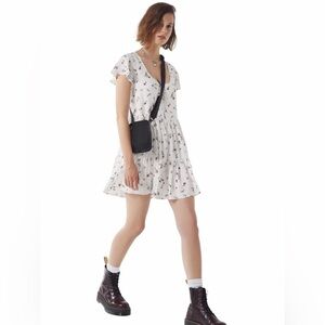 NWOT Urban Outfitters White Red Floral Tiered Scoop-Neck Babydoll Dress | S
